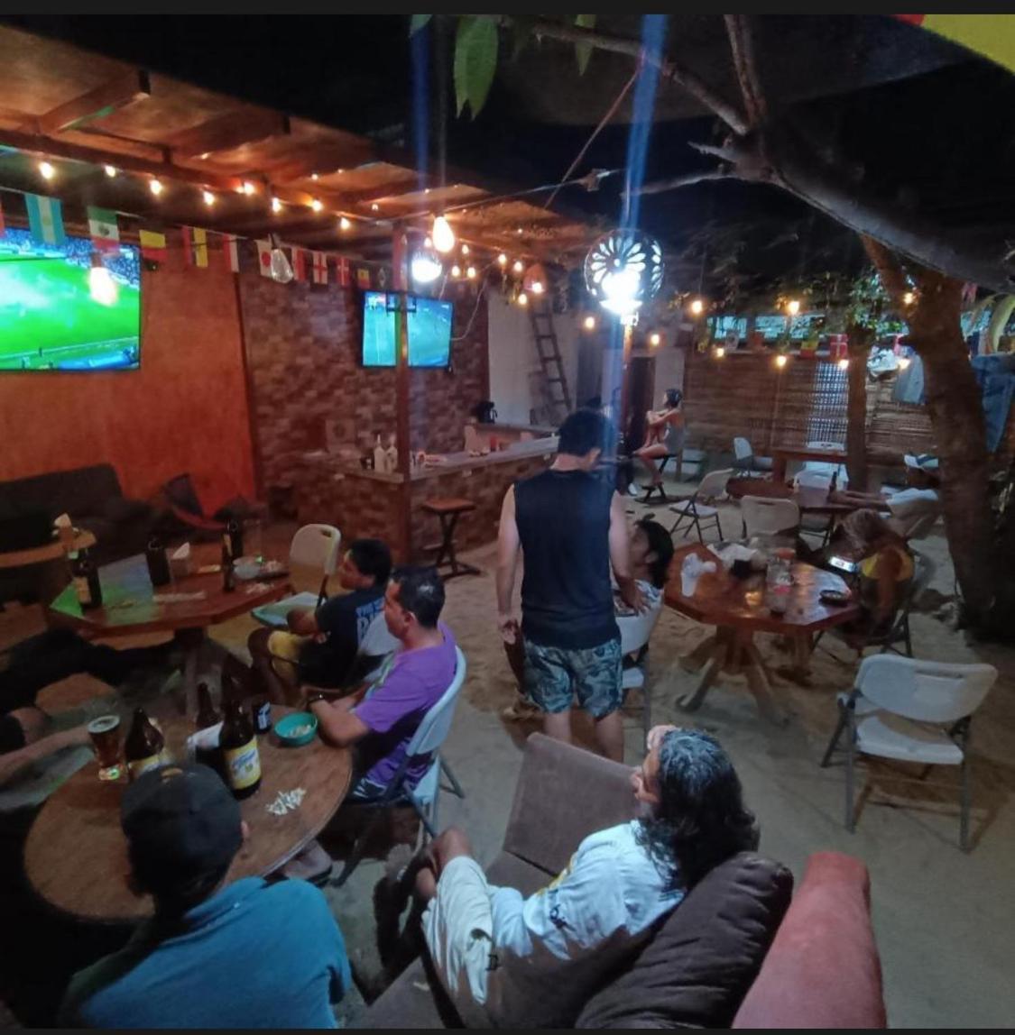 Hostel Cafe El Pescador ปูแอร์โตเอสกอนดิโด ภายนอก รูปภาพ